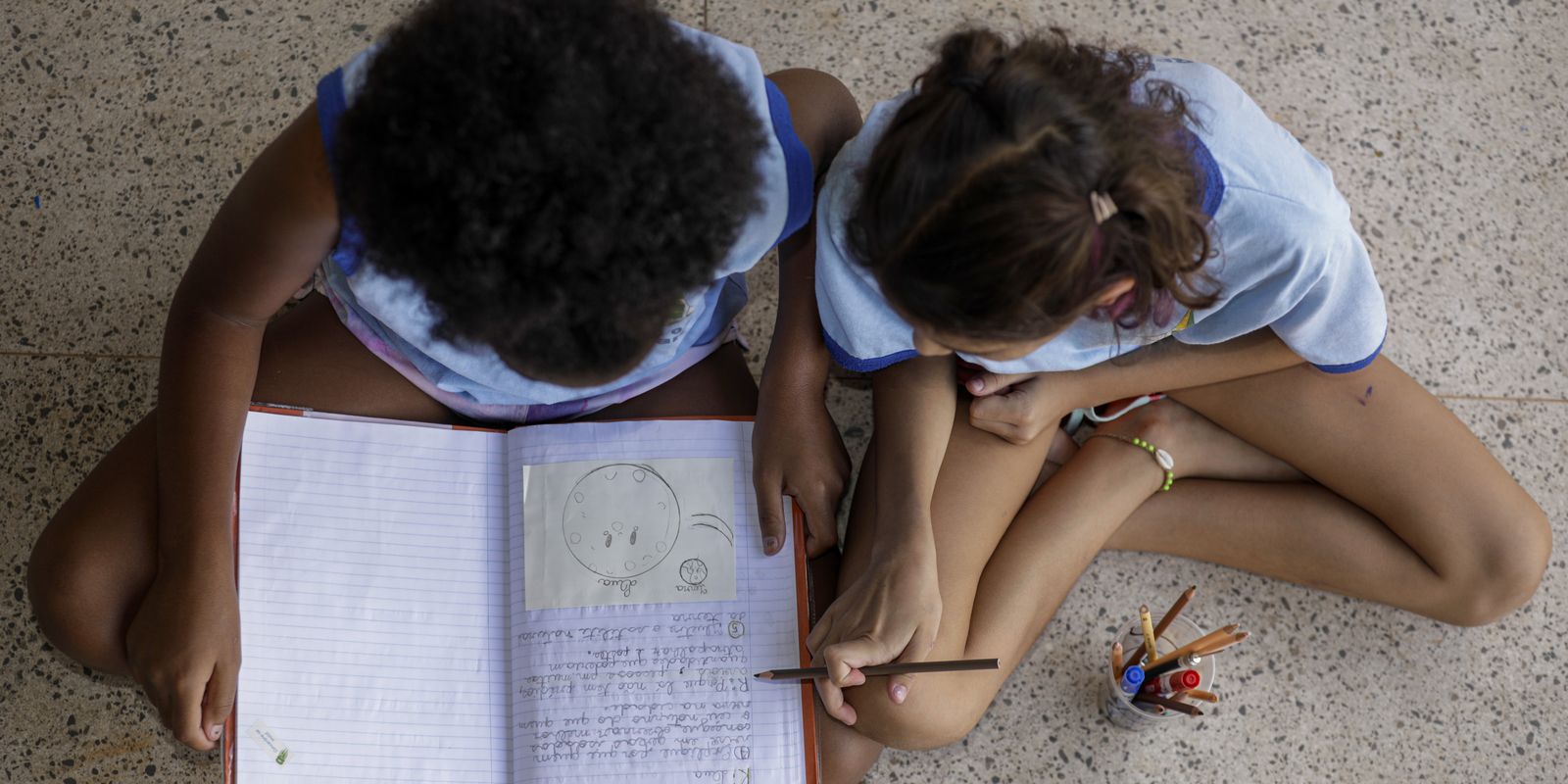 Peça teatral Hora da saída alerta para riscos do Cyberbullying