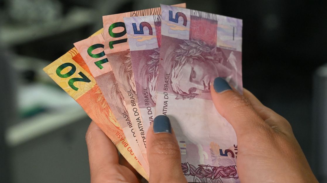 Qual é o prazo para pagamento de salários em maio? Entenda o que diz a lei
