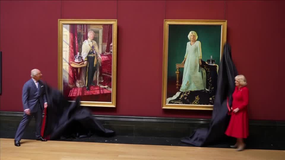 Retrato de coroação do rei Charles III é revelado em Londres