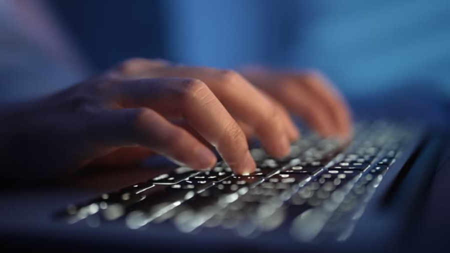 Polícia Civil alerta sobre golpes virtuais em época de compras de presentes para o Dia das Mães