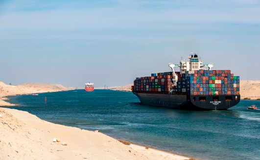 Canal de Suez: possibilidade de desconto de até 15% nas tarifas de trânsito