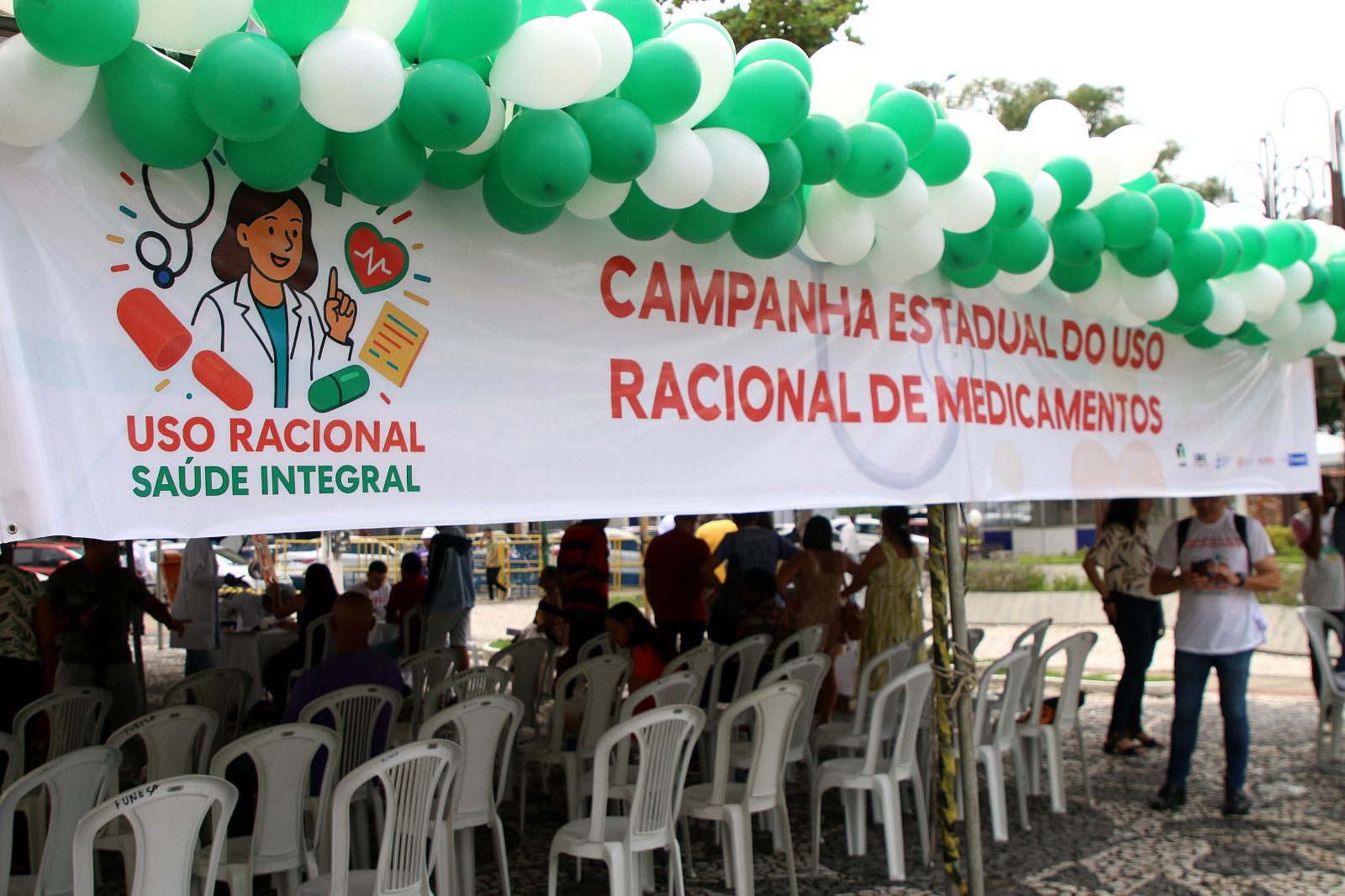 SES promove orientação e prevenção em ação alusiva sobre o uso racional de medicamentos