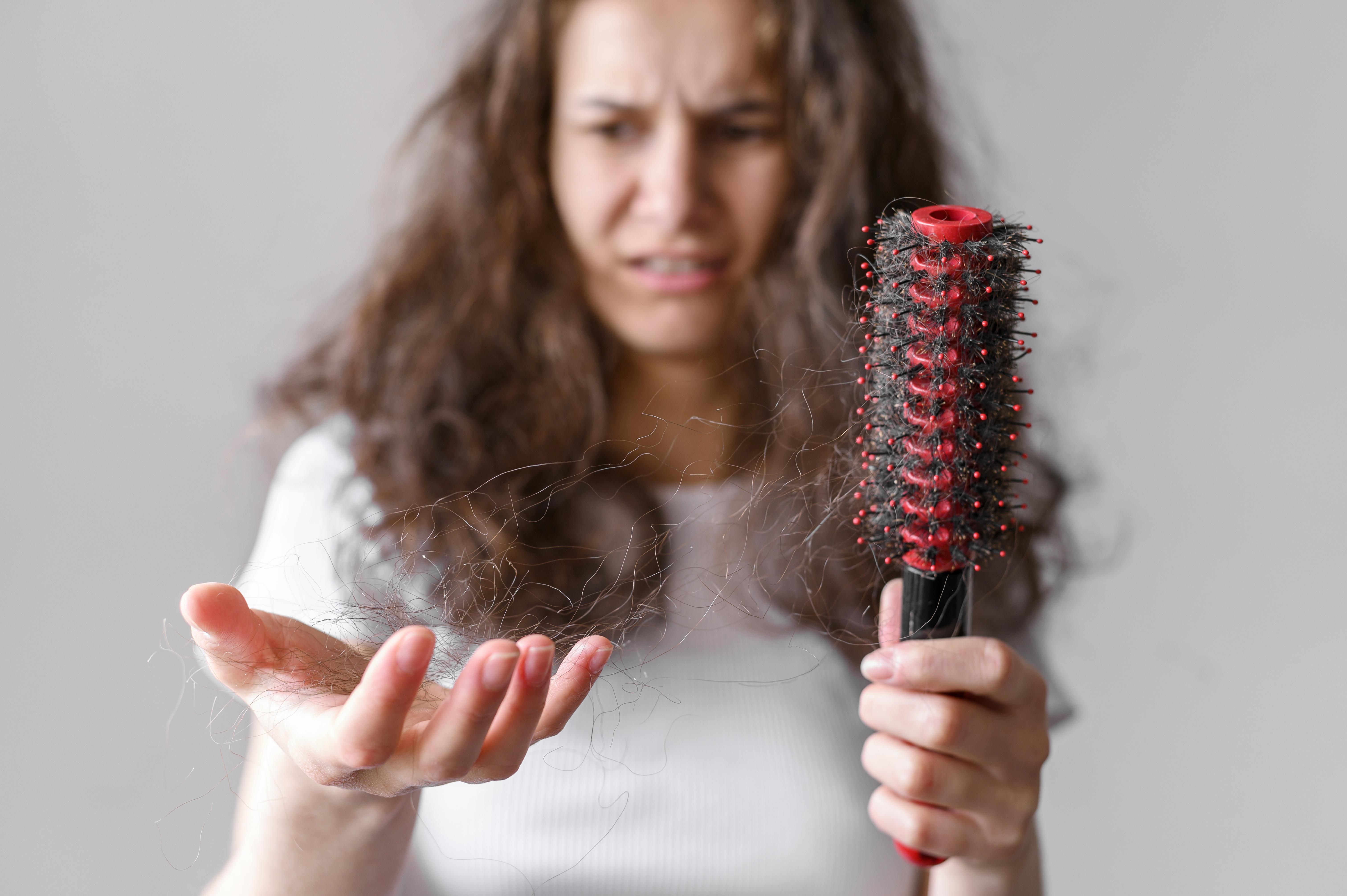 Mounjaro e Ozempic podem causar queda de cabelo? Entenda