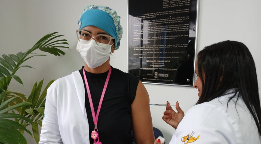 Hospital de Urgências mobiliza profissionais sobre a importância da vacinação contra Influenza